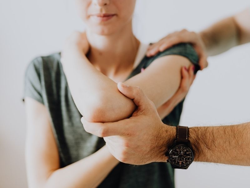 ofis-calisanlarinda-eklem-agrisi-nedenleri