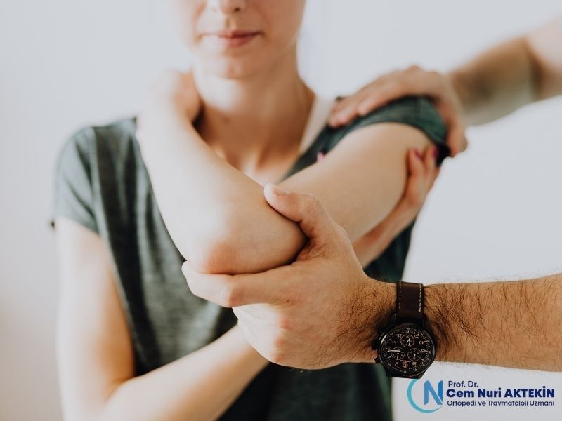 ofis-calisanlarinda-eklem-agrisi-nedenleri