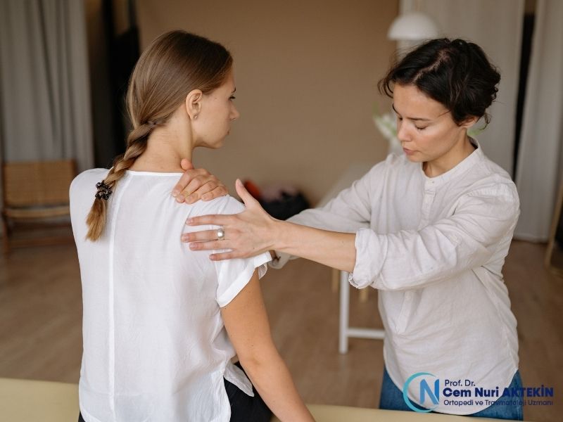 ters-omuz-protezi-nedir
